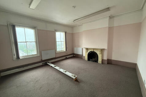 Retail Property (high street) to rent Image 4