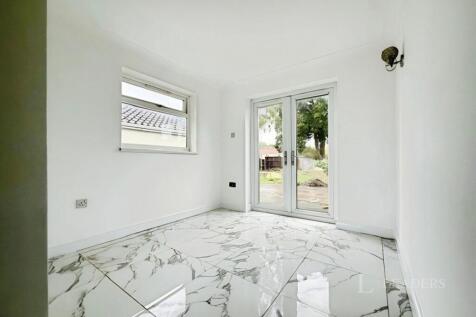 Newbegin Road, Norwich, Norfolk, NR1 photo 3