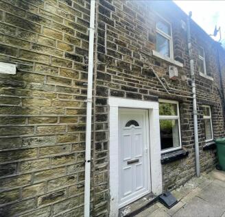 1-bed terraced on Lowergate, Paddock, Huddersfield, £600/mo