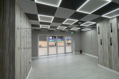 Retail Property (high street) to rent Image 4