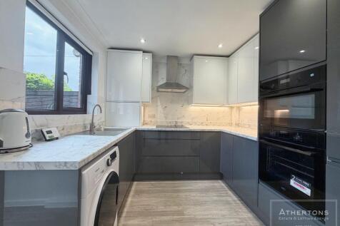 Christopher Crescent, Poole, BH15 photo 5