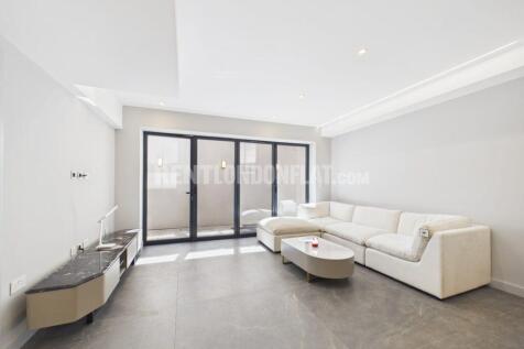 Hackney – 4 Bedrooms Flat photo 3