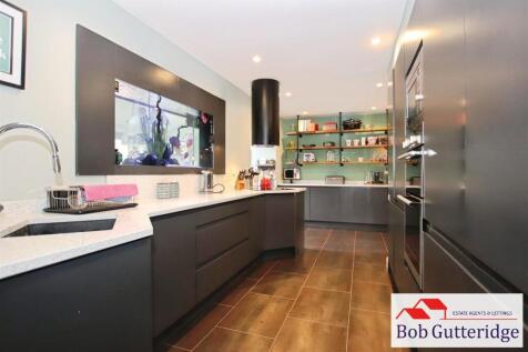 FITTED KITCHEN / BREAKFAST ROOM