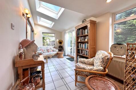 Lovely Garden Room 496