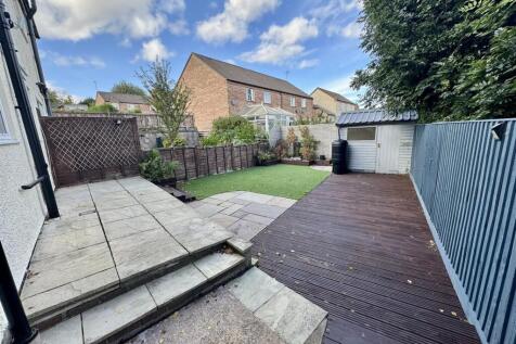 Rear Garden (2/2)