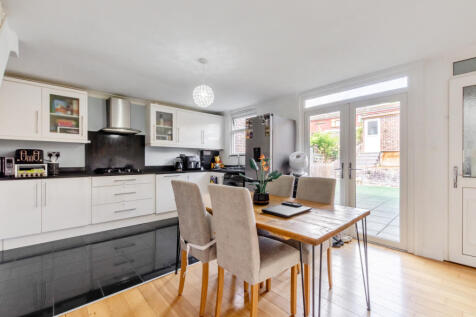 3 Bedroom Terraced House for Sale