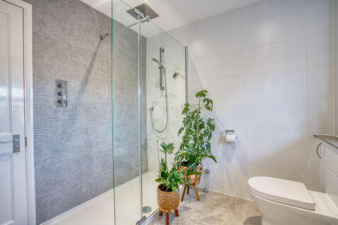 Family Shower Room