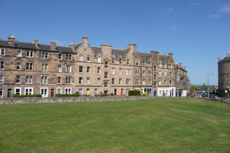 2-bed flat on Royal Park Terrace, Edinburgh, EH8, £1,025/mo