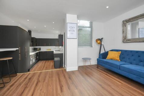 6-bed terraced on Bankfield Avenue, Victoria Park, Manchester, M13, £4,044/mo