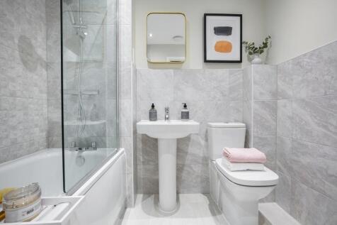 Contemporary family bathroom