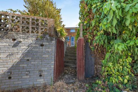 8703035-exterior11.jpg