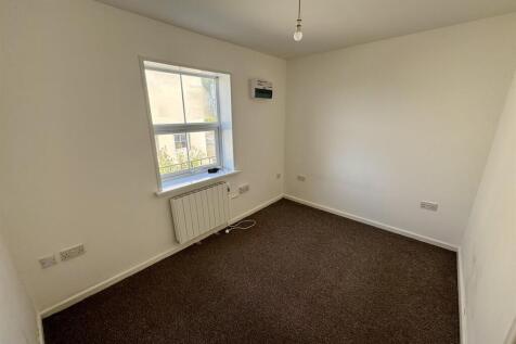 Bedroom (1/2)
