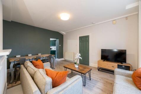 2GT - Living Area