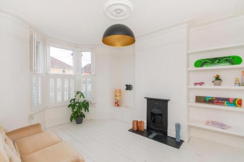 1S9J8LBR - Living Room D.jpg