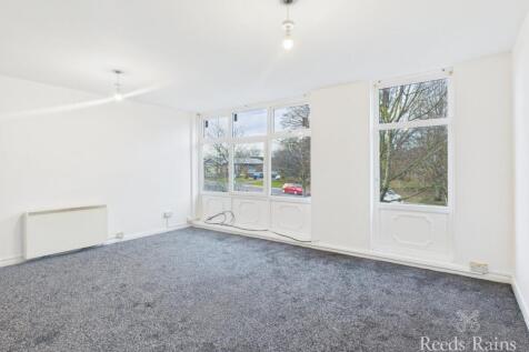 Cheveley Park Shopping Centre, Durham, DH1 photo 3