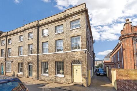 15 Churchgate Street ph02.jpg