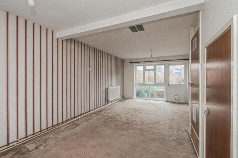 8 Rookwood Avenue, Owlsmoor, GU47 0TW