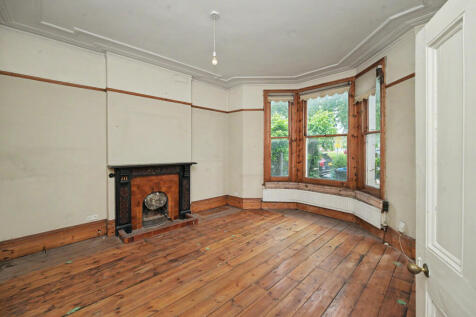 200 Woodside Green, South Norwood, London, SE25 5EW