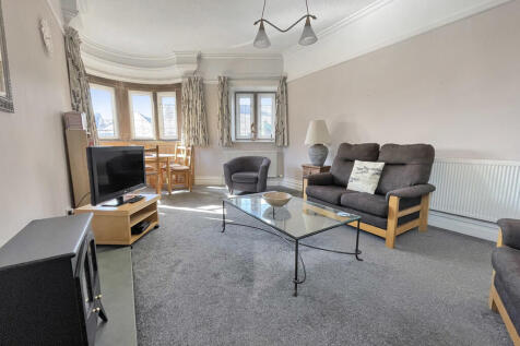 Living / Dining R...