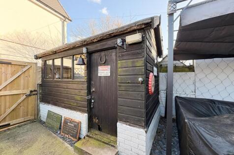 Shed-1.jpg