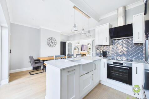 CAM01543G0-PR0175-STILL017