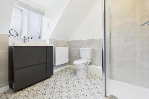 CAM03729G0-PR0097-STILL030