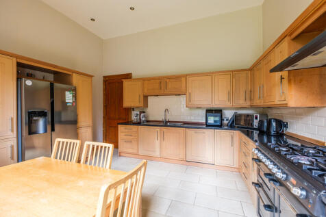 5 bed, 2 bath House in Glasgow - Photo 19