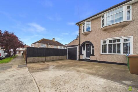 Presented by Nicoleta at EweMove Bexleyheath and D