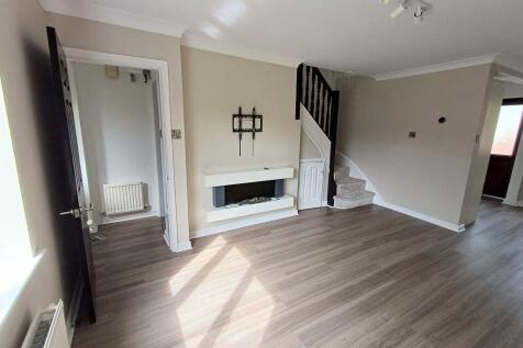 8 Houghley Cl, Tytherington, SK10 2TN photo 3
