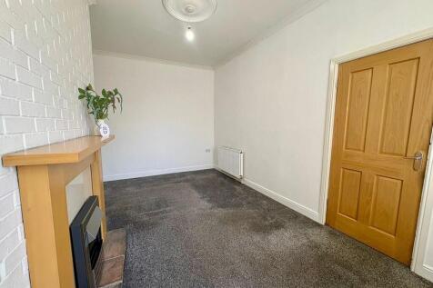 Jester Place, Queensbury photo 5
