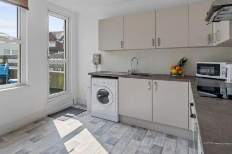 6, Queen Anne Terrace, Plymouth photo 4