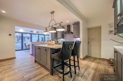 Kitchen Brackfast Bar