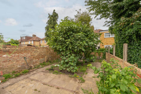 1 Northumberland Gardens, EDMONTON, N9 9LN-2