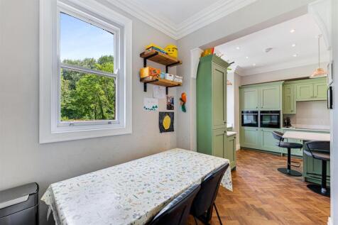 Breakfast Kitchen Aspect 5