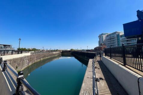 Lrg_mermaid quay walkabout_2