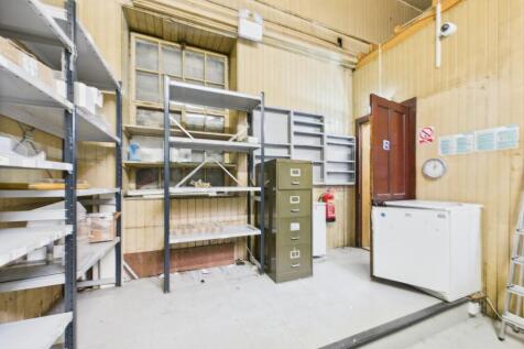 CAM03481G0-PR0106-STILL005