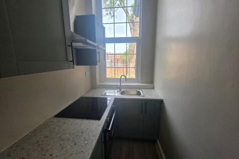 Highfield Road, Rock Ferry, Birkenhead, CH42 2DA photo 3