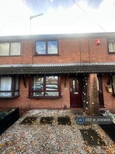 2-bed terraced on Crest View, Nottingham, NG5, £900/mo