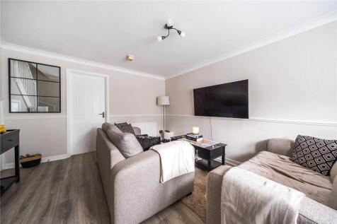 Angers Close, Camberley, Surrey, GU15 photo 3