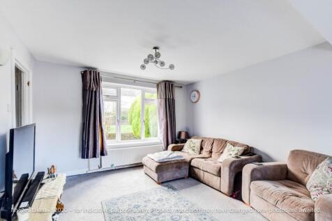 LOUNGE / DINING ROOM