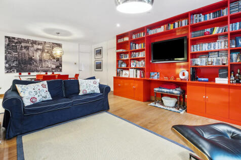Flat 2, 24 Empero...