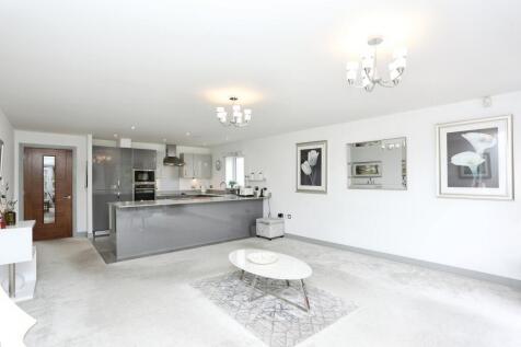 Lounge / Kitchen
