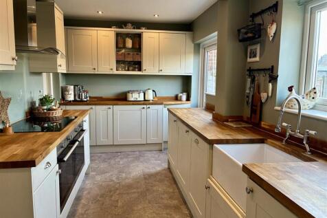 Kitchen1.JPEG