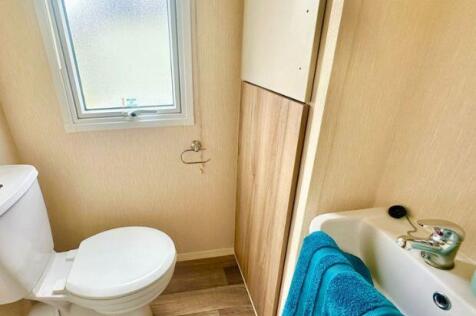 Abi Summer Breeze Bathroom At Hoburne Bashley Holi