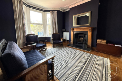 Living room (1).png