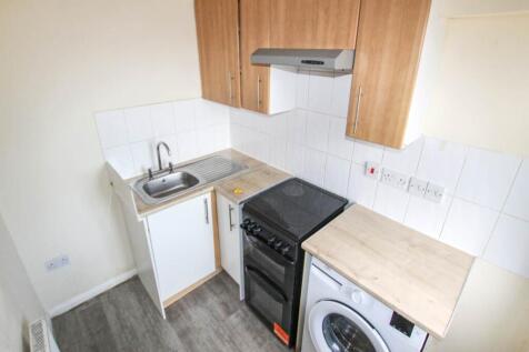 Uxbridge Road, Hayes, Middlesex photo 4