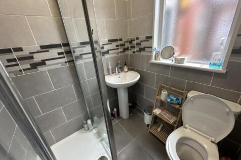 4cr.shower.JPG