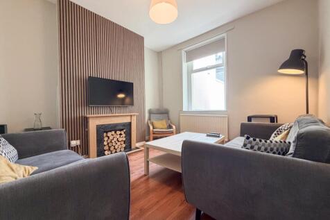Call 02920 668585 to secure your viewing _2