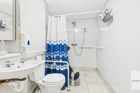 groundn floor wet...