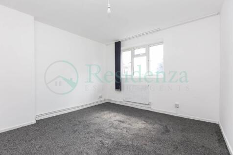Newly Refurbished 3 Bedroom Flat for Sale in Toot